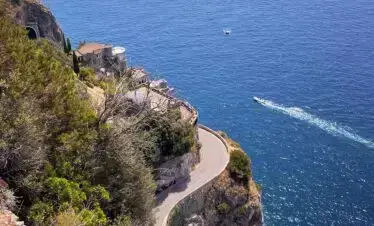 Shuttle bus from Naples to Amalfi Coast & Sorrento Hotels